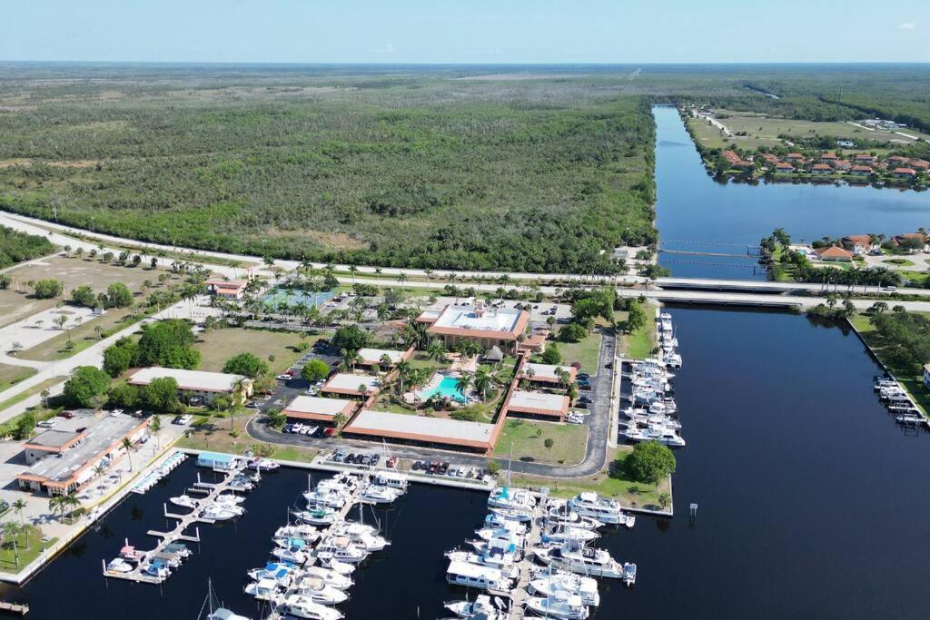 Apartmán Marina Getaway On The Water! North North Naples Exteriér fotografie