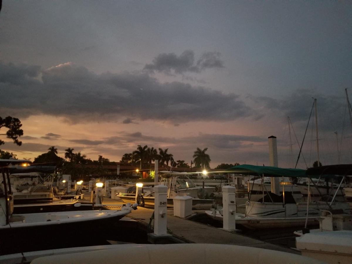 Apartmán Marina Getaway On The Water! North North Naples Exteriér fotografie