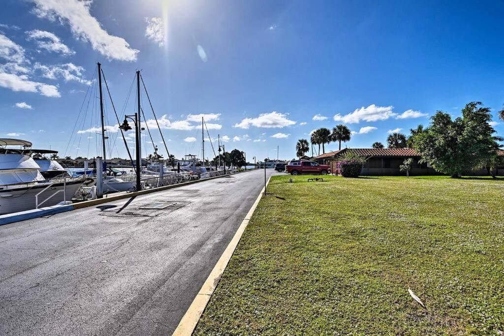 Apartmán Marina Getaway On The Water! North North Naples Exteriér fotografie